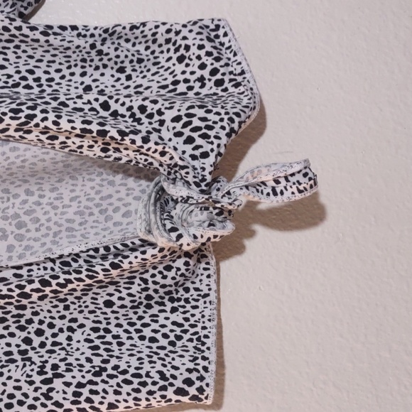 SLIGHTLY USED BRANDY MELVILLE RARE CHEETAH PRINT TIE TOP - Picture 5 of 6